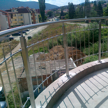 Иноксови парапети